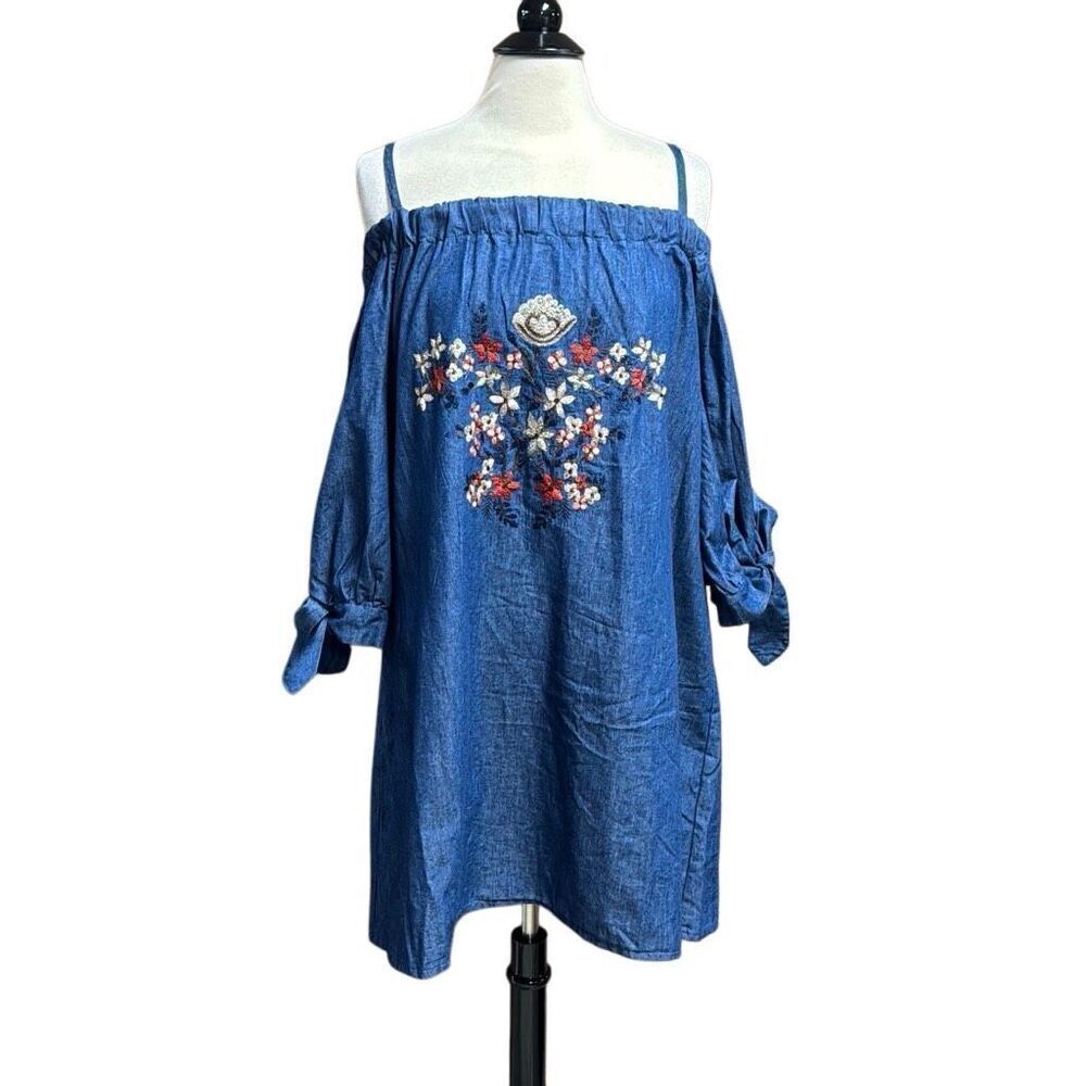Denim Chambray Women’s Floral Embroidered Quarter Sleeve Dress Size Petite Med
